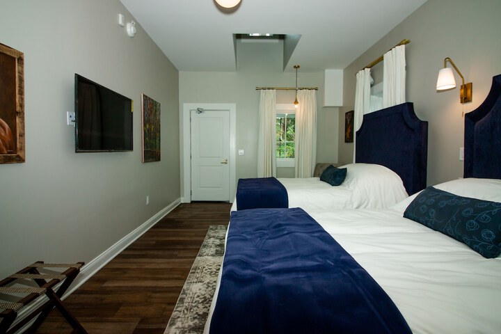 Room 30 of 62