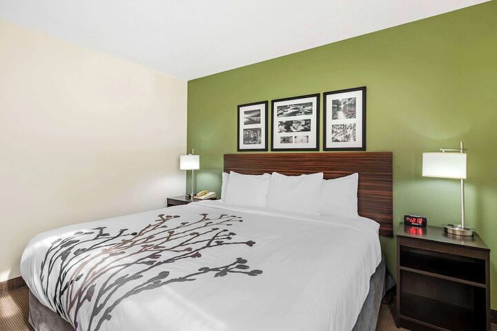 Sleep Inn & Suites Charles City