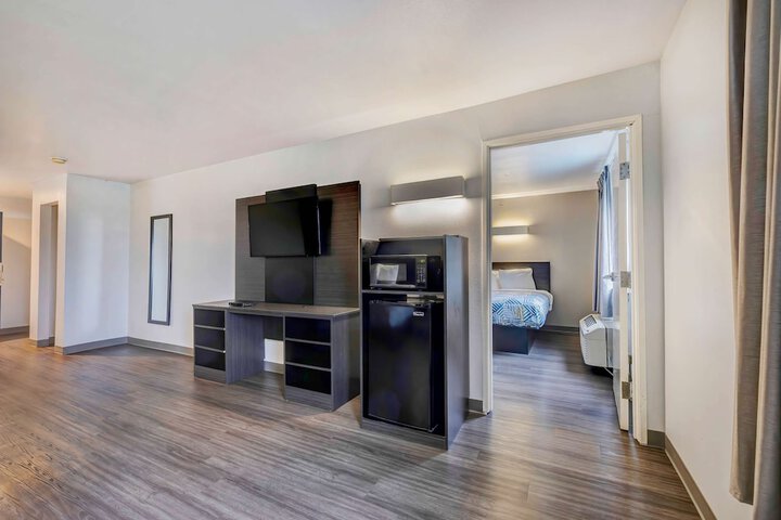 Room 21 of 25