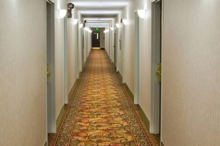 Ballroom/Hall 24 of 26