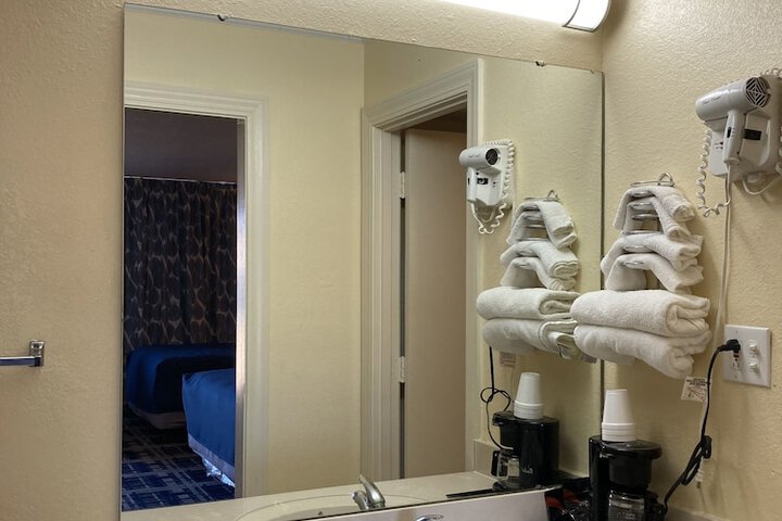 Room 15 of 41
