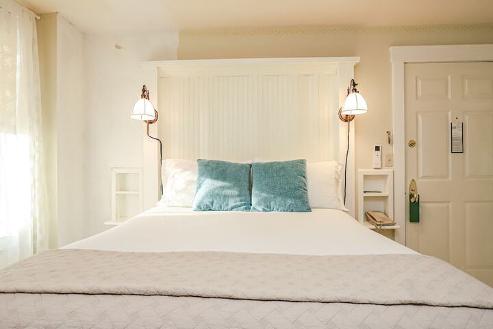Room 25 of 44