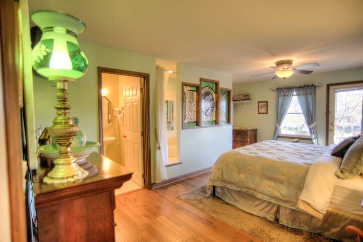 Blue Mountain Mist Country Inn & Spa