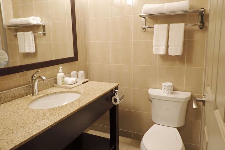 Days Inn & Suites by Wyndham Fort Saskatchewan
