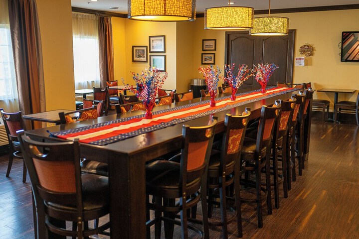Savanna Inn & Suites