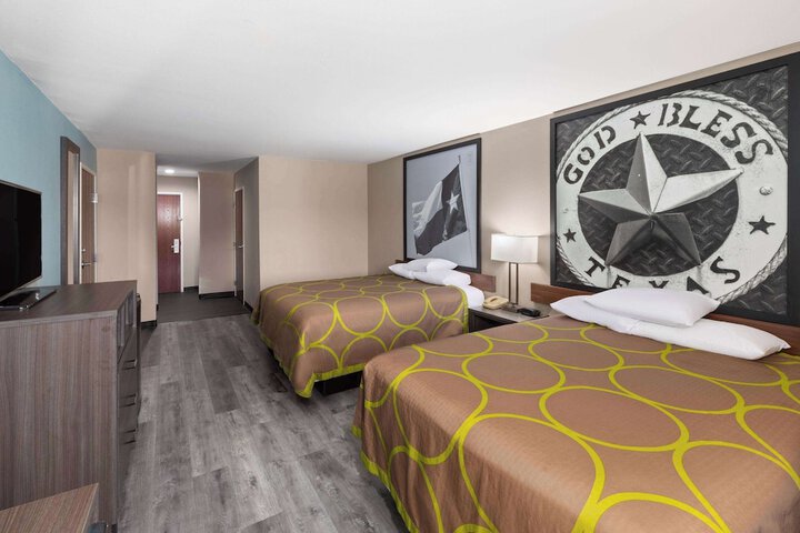 Super 8 by Wyndham Lubbock West