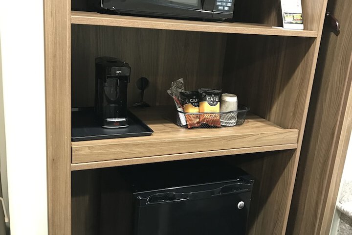 Room 21 of 28