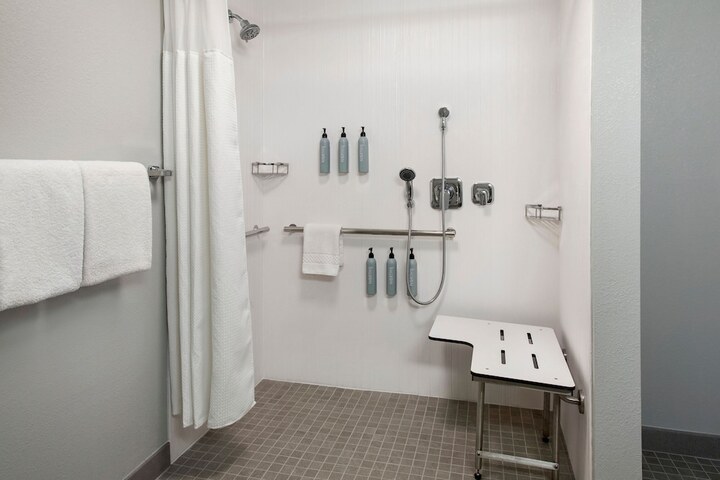 Room 14 of 34