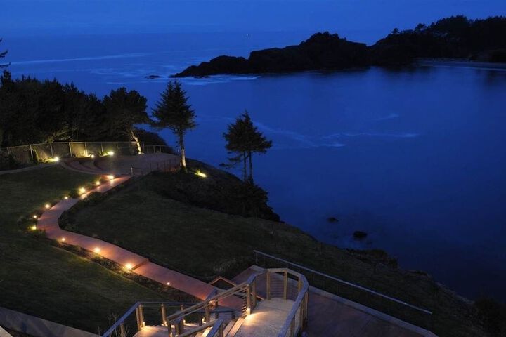 Whale Cove Inn