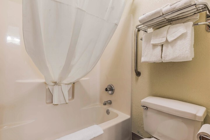 Room 9 of 29