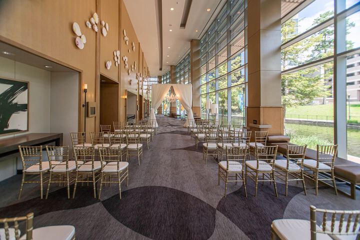 Ballroom/Hall 90 of 96