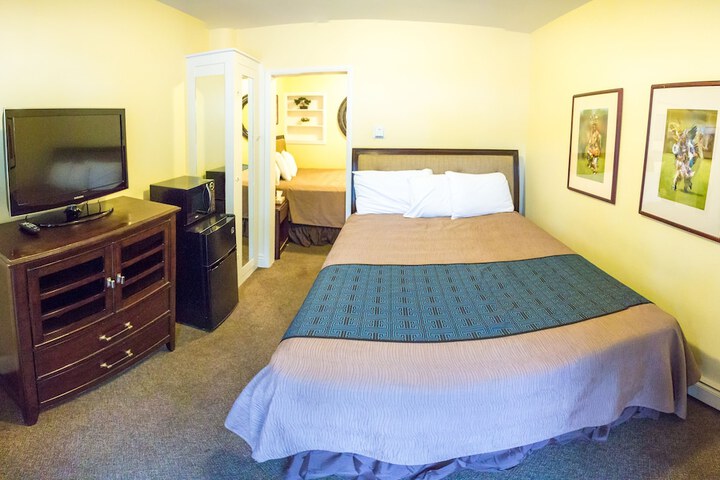 Room 104 of 187