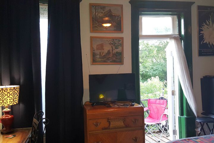 Room 19 of 53