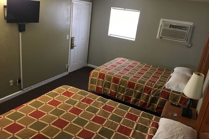 Room 11 of 14