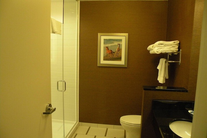 Room 21 of 38