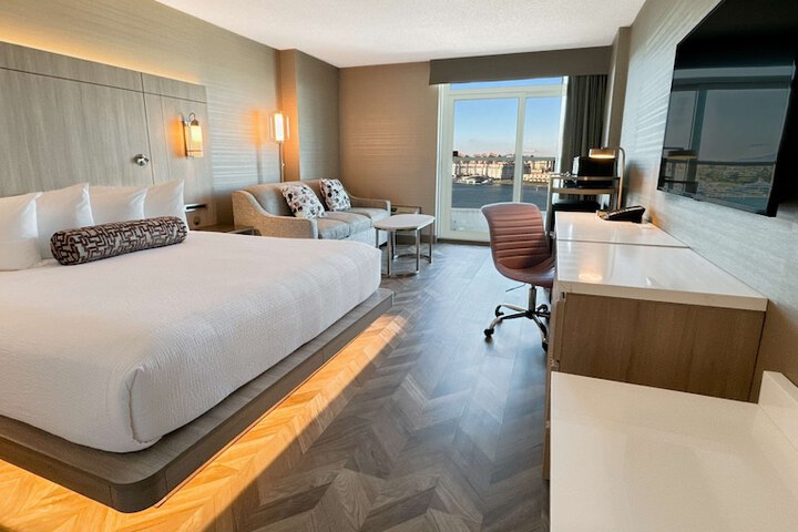 Room 25 of 79