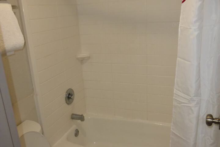 Room 10 of 20