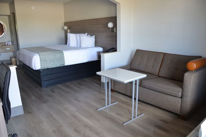 Room 21 of 34