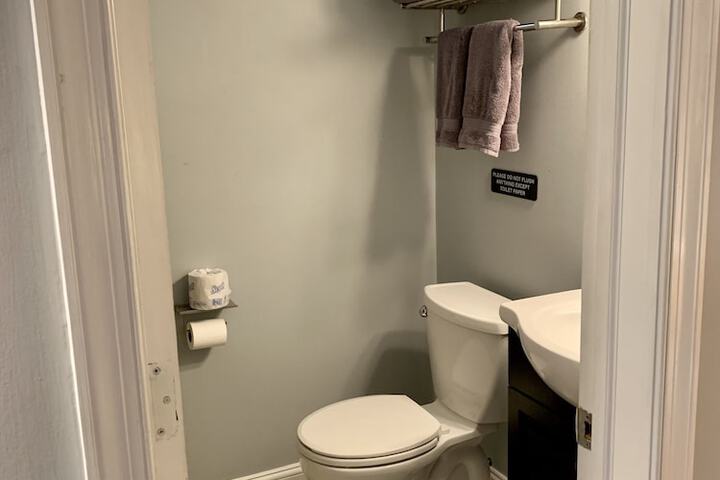 Room 11 of 38