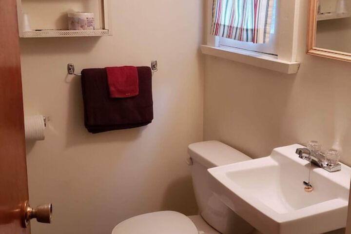 Room 143 of 215