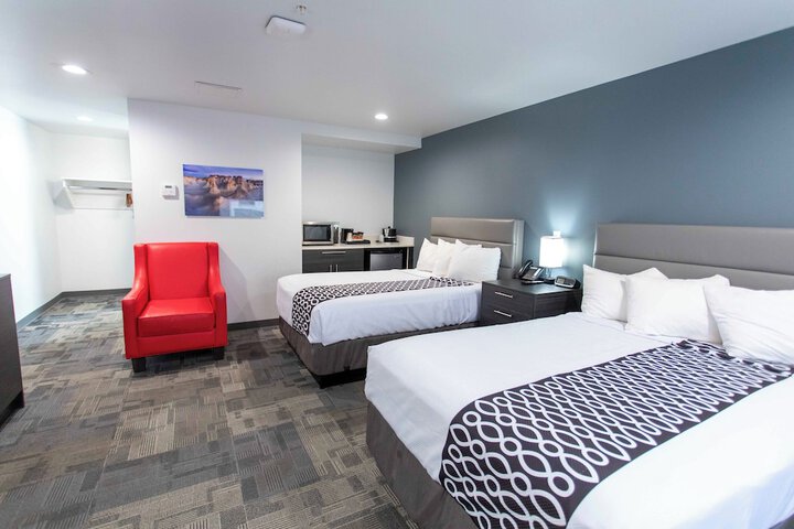 Room 21 of 38