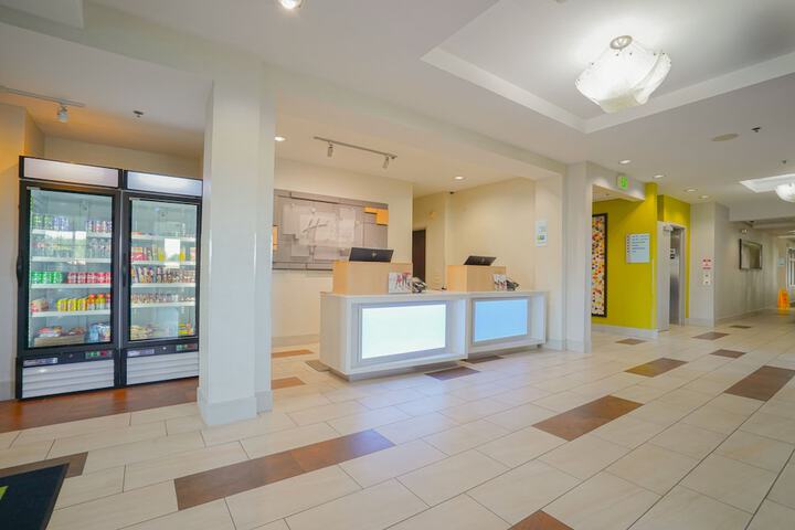 Holiday Inn Express & Suites Ontario by IHG