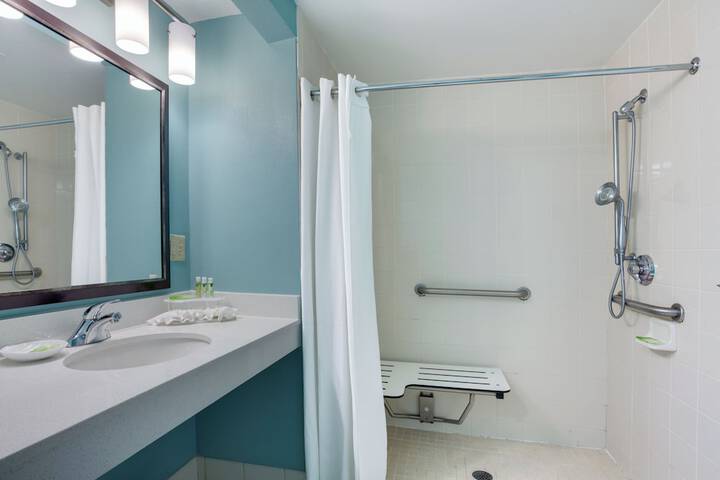 Holiday Inn Express Suites Plant City by IHG