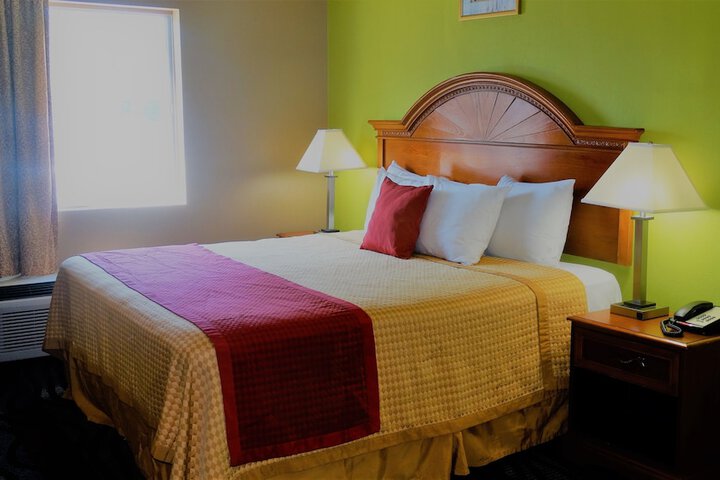 Room 15 of 37