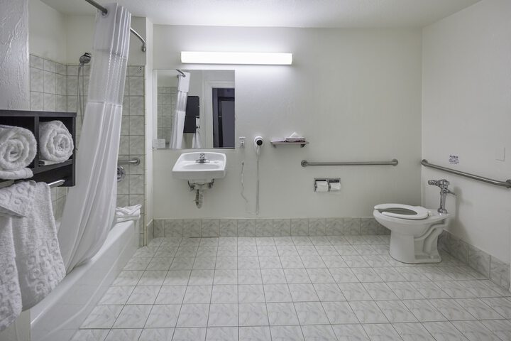 Room 17 of 42
