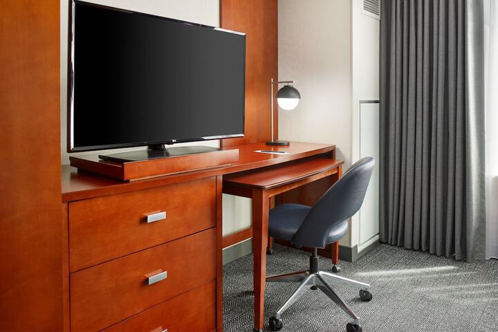 Room 27 of 46
