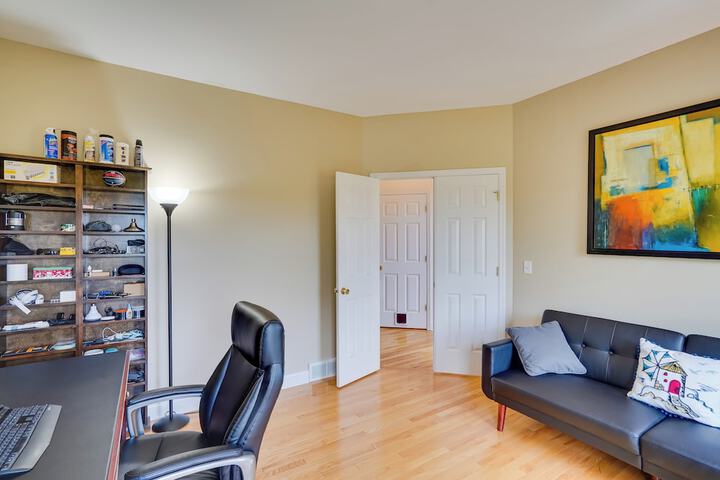 Expansive Upstate Home w / Home Theater!