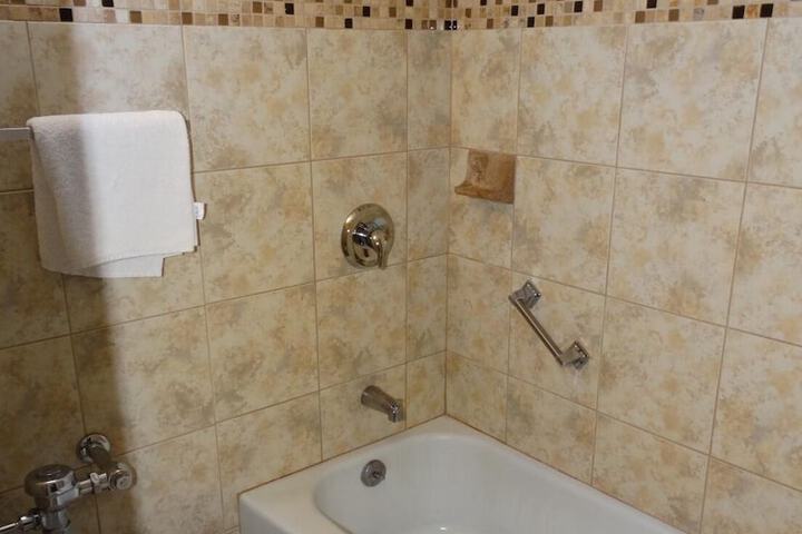 Room 15 of 24