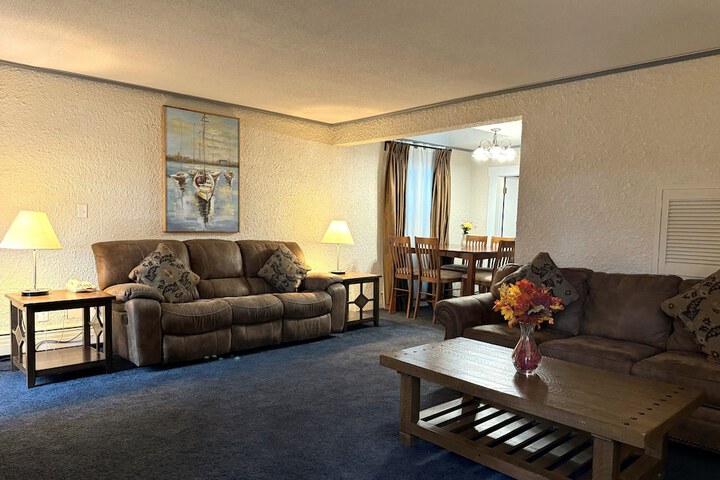 Divya Sutra Plaza and Conference Centre Vernon, BC