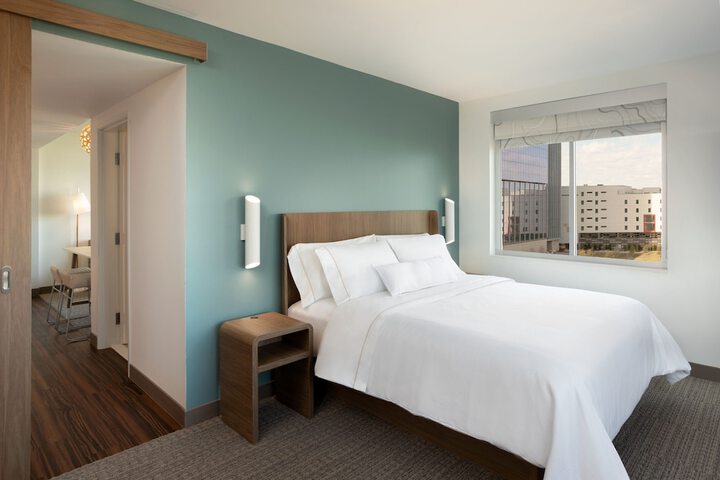 Room 20 of 33