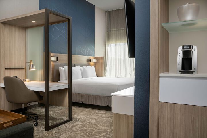 Room 21 of 33
