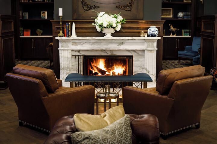Lounge 85 of 92