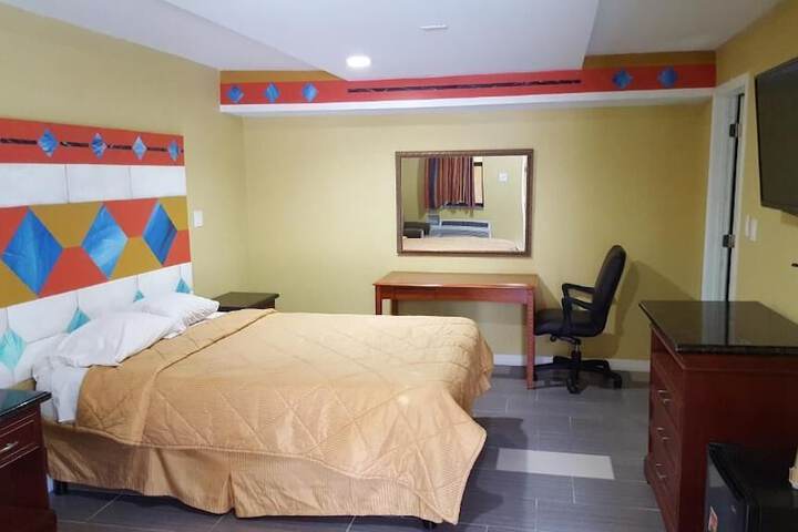 Room 8 of 14