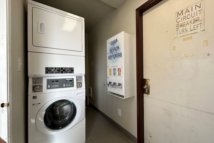 Room 10 of 15