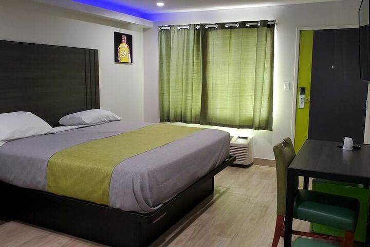 Room 12 of 30