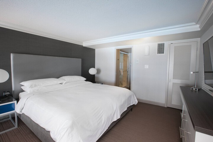 Room 32 of 101