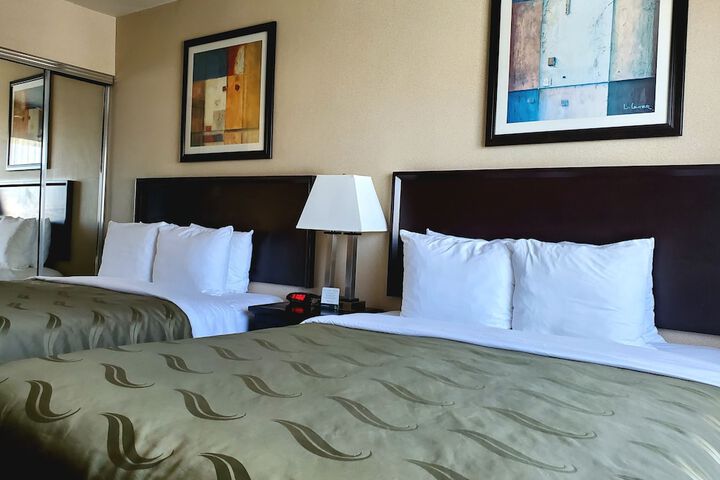Room 58 of 76
