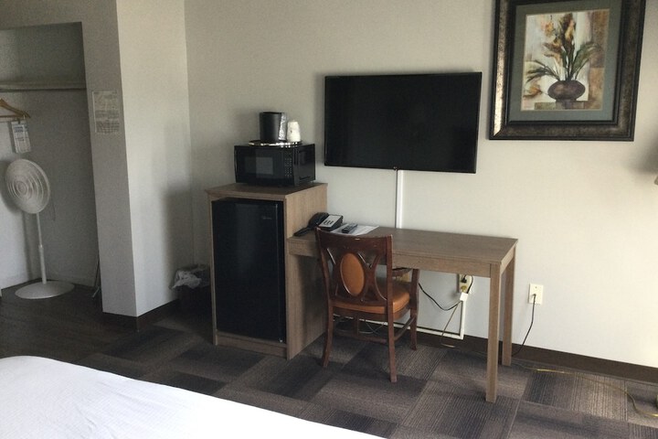 Room 12 of 18