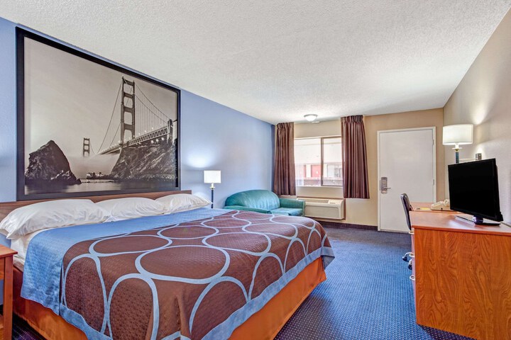 Super 8 by Wyndham Albany / Corvallis