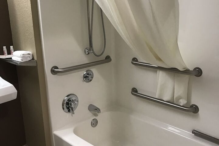 Room 31 of 38