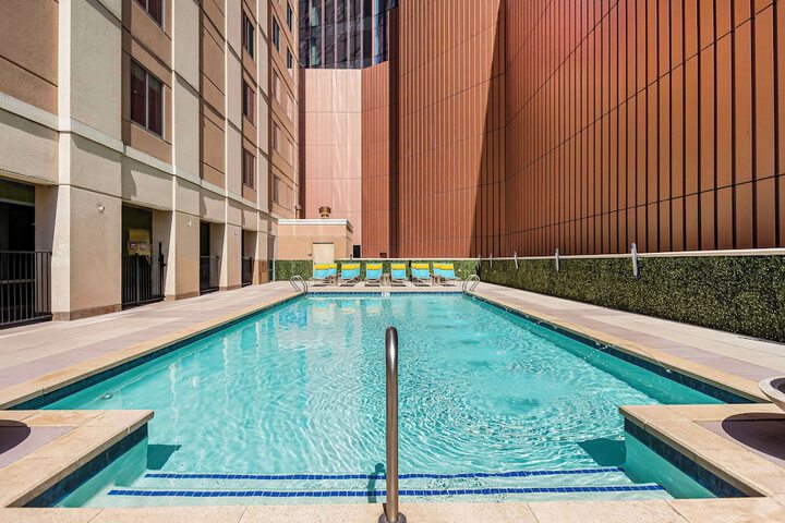 Pool 4 of 73