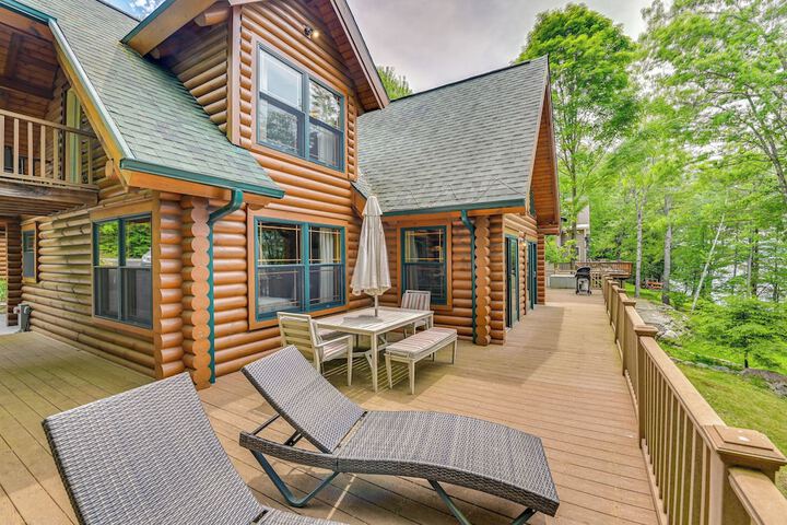 Lakefront Corinth Log Home: Private Dock Fire Pit