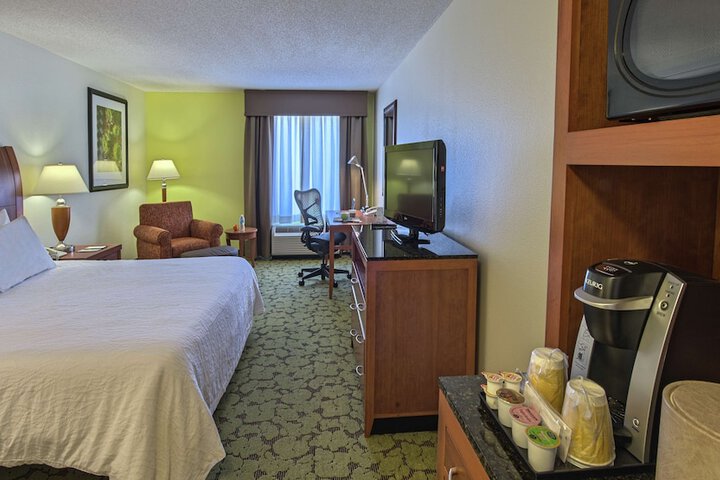 Room 27 of 39