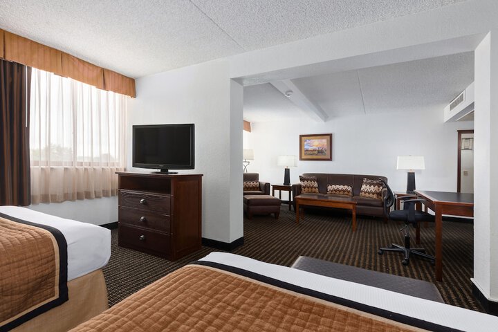 Room 8 of 32