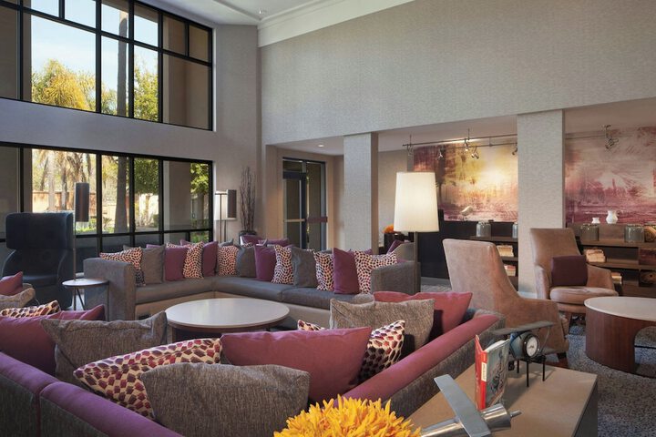 Courtyard by Marriott Oakland Airport