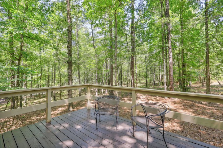 Lakefront Hamilton Cabin w / Dock & Fire Pit!